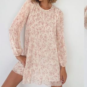 Aritzia Daydreamer Mini Dress
